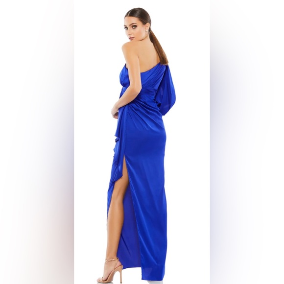 NWT IEENA MAC DUGGAL One Shoulder Asymmetric Bishop Sleeve Gown size 4 - Picture 2 of 8